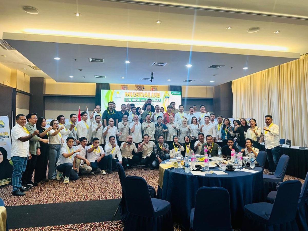 Foto bersama pengurus dan anggota setelah sukses menyelenggarakan Musyawarah Daerah Luar Biasa (Musdalub) BPD HIPMI Maluku Utara di Bela Hotel, Ternate. Selasa, 2 Juni 2026 (foto: Arif. P)