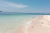 Keindahan pantai berpasir putih Desa Dagasuli, Kecamatan Loloda Kepulauan, Kabupaten Halmahera Utara, Maluku Utara,